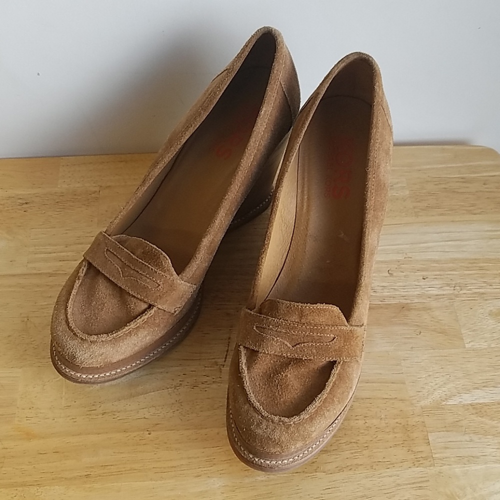 Kors Michael Kors size 9 closed toe wedges